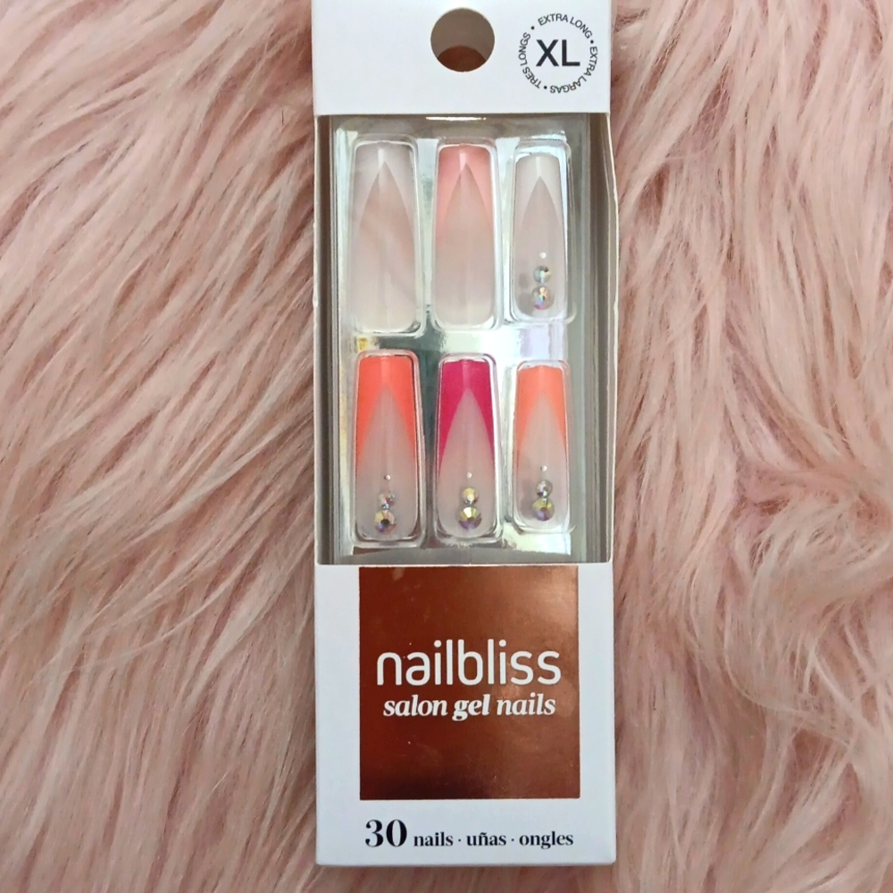 Brand New NAILBLISS SALON GEL NAILS-XL